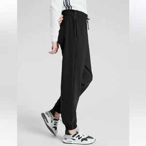 Athleta Metropolis Primatwill Jogger Pants Black Women’s Size 8T Travel Comfort